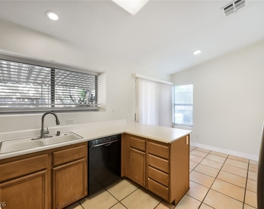 2709 Camphor Tree Street - Photo Thumbnail 8