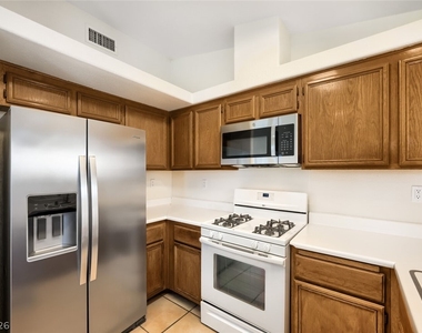 2709 Camphor Tree Street - Photo Thumbnail 6
