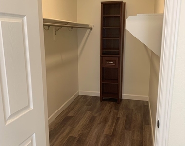 424 Pine Haven Street - Photo Thumbnail 25