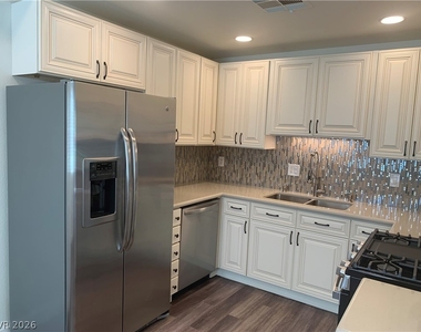 424 Pine Haven Street - Photo Thumbnail 3