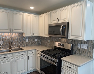 424 Pine Haven Street - Photo Thumbnail 2
