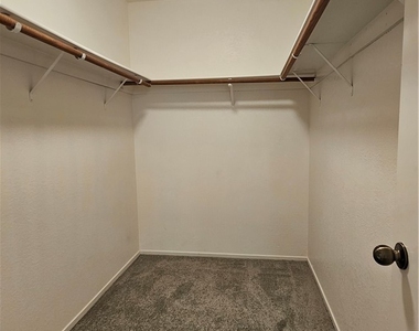3981 Delos Drive - Photo Thumbnail 36