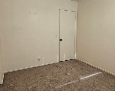 3981 Delos Drive - Photo Thumbnail 25