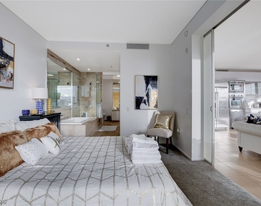 3722 Las Vegas Boulevard - Photo Thumbnail 8