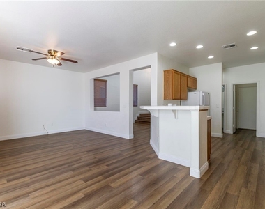 8152 Starling View Court - Photo Thumbnail 9