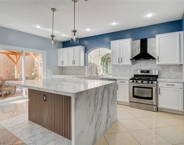 9975 Mills Reef Court - Photo Thumbnail 4
