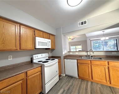 7255 W Sunset Road - Photo Thumbnail 17