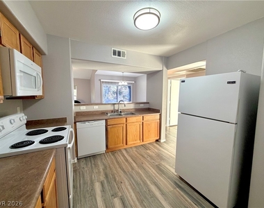 7255 W Sunset Road - Photo Thumbnail 16