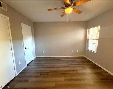 7255 W Sunset Road - Photo Thumbnail 8