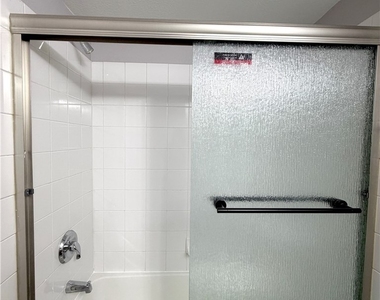 7255 W Sunset Road - Photo Thumbnail 12