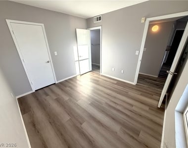7255 W Sunset Road - Photo Thumbnail 19