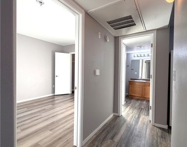 7255 W Sunset Road - Photo Thumbnail 14