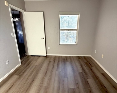 7255 W Sunset Road - Photo Thumbnail 20