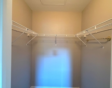 7255 W Sunset Road - Photo Thumbnail 10
