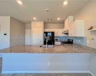 385 Canyon Mist Court - Photo Thumbnail 10