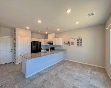 385 Canyon Mist Court - Photo Thumbnail 9