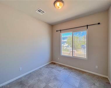 385 Canyon Mist Court - Photo Thumbnail 4