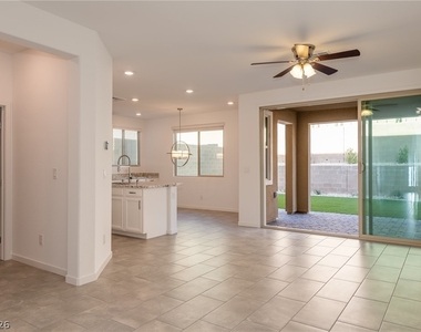 12412 Ocean Tiller Avenue - Photo Thumbnail 3