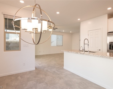 12412 Ocean Tiller Avenue - Photo Thumbnail 13