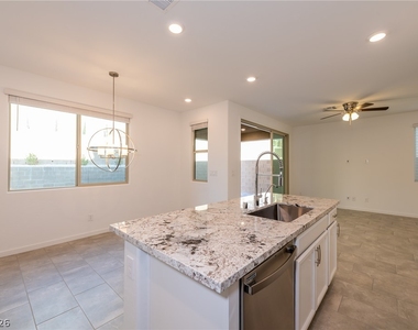 12412 Ocean Tiller Avenue - Photo Thumbnail 11