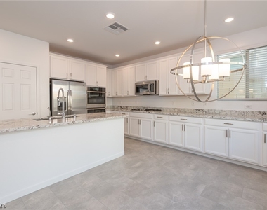 12412 Ocean Tiller Avenue - Photo Thumbnail 7