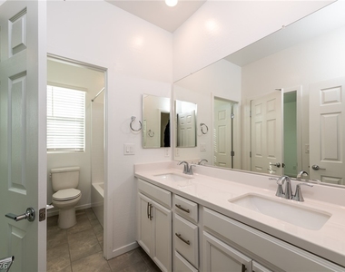 12412 Ocean Tiller Avenue - Photo Thumbnail 26