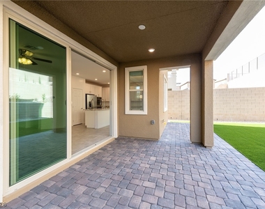 12412 Ocean Tiller Avenue - Photo Thumbnail 14