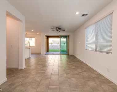 12412 Ocean Tiller Avenue - Photo Thumbnail 5
