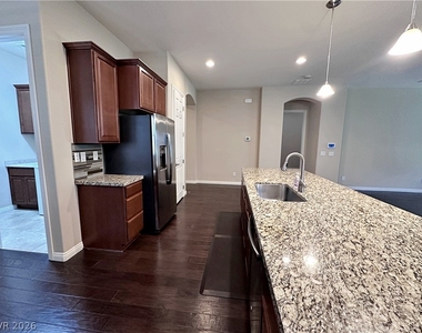 71 Newton Ridge Way - Photo Thumbnail 16