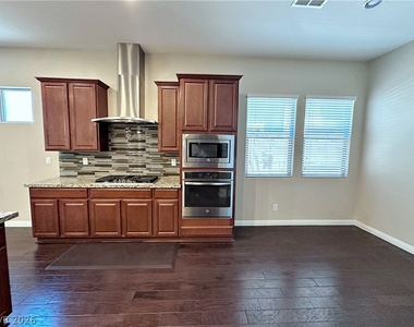 71 Newton Ridge Way - Photo Thumbnail 12