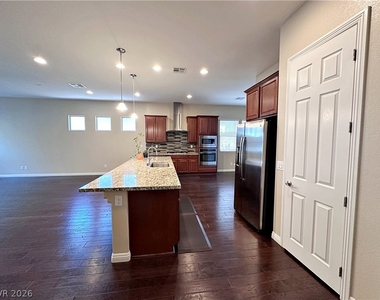 71 Newton Ridge Way - Photo Thumbnail 6