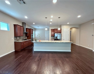 71 Newton Ridge Way - Photo Thumbnail 11