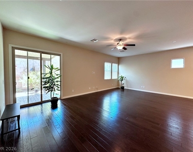 71 Newton Ridge Way - Photo Thumbnail 8