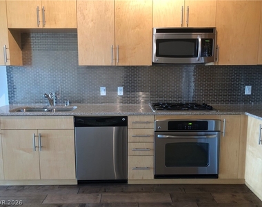 353 E Bonneville Avenue - Photo Thumbnail 2