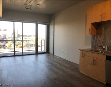 353 E Bonneville Avenue - Photo Thumbnail 1