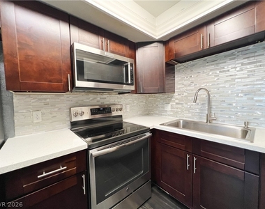 8410 Eldora Avenue - Photo Thumbnail 32