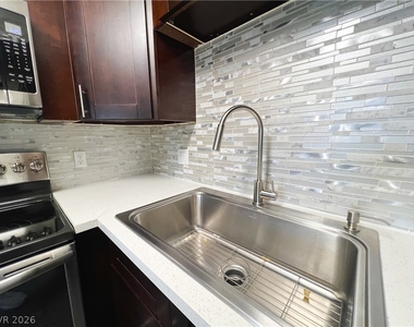 8410 Eldora Avenue - Photo Thumbnail 39