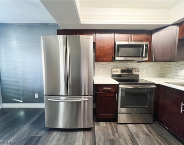 8410 Eldora Avenue - Photo Thumbnail 27
