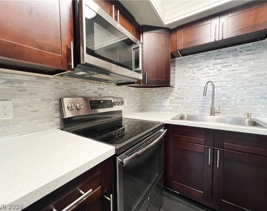 8410 Eldora Avenue - Photo Thumbnail 33