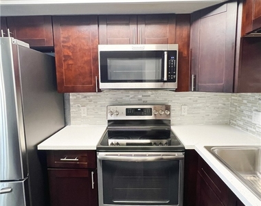 8410 Eldora Avenue - Photo Thumbnail 34