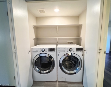 8410 Eldora Avenue - Photo Thumbnail 45