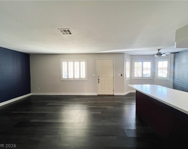 8410 Eldora Avenue - Photo Thumbnail 14