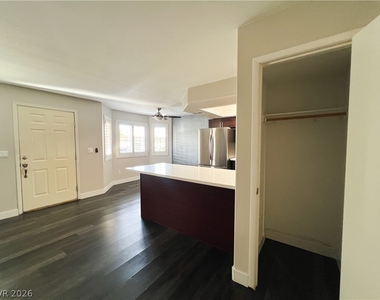 8410 Eldora Avenue - Photo Thumbnail 16