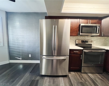 8410 Eldora Avenue - Photo Thumbnail 30