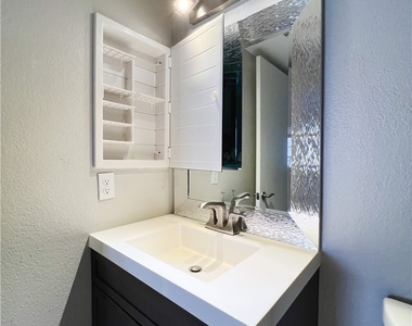 8410 Eldora Avenue - Photo Thumbnail 58