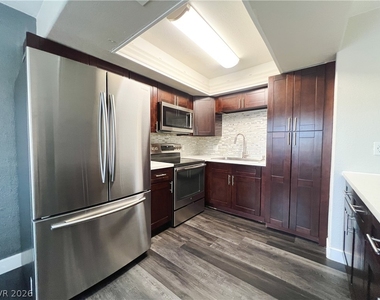 8410 Eldora Avenue - Photo Thumbnail 26