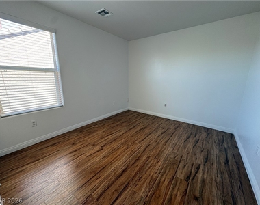 7878 Juniper Forest Street - Photo Thumbnail 6