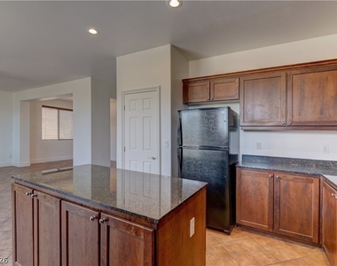 9278 Bearded Iris Avenue - Photo Thumbnail 8