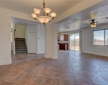 9278 Bearded Iris Avenue - Photo Thumbnail 4