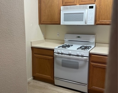 7139 Durango Drive - Photo Thumbnail 6